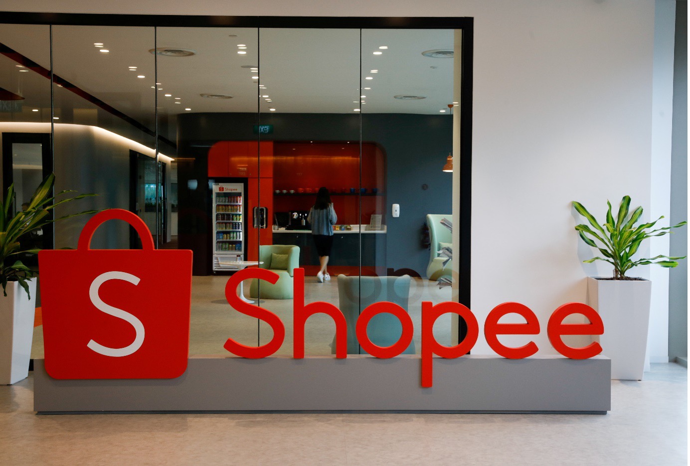 SWITCH 2023 Innovation Lab Crawls Shopee